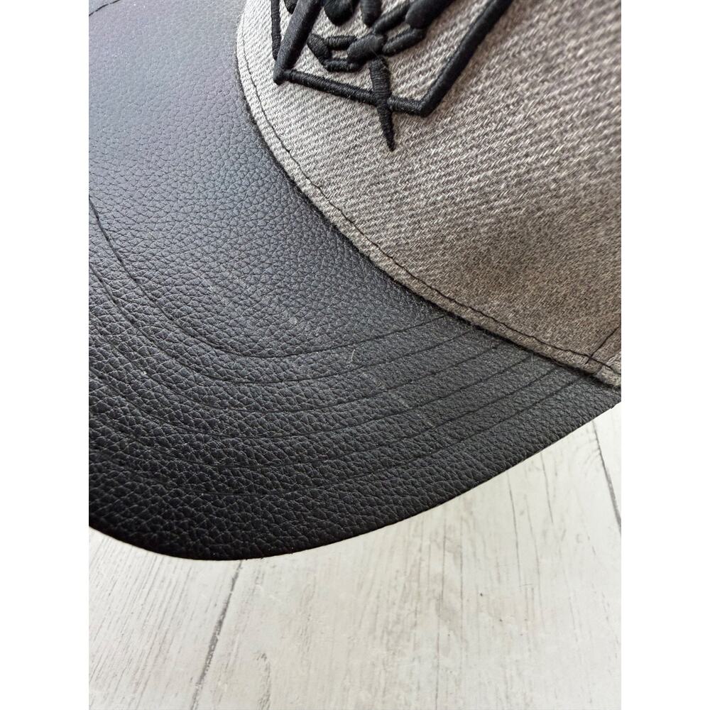 Destiny 2 Raid Snapback Black Faux Leather Brim Gray Hat Skull Sword Bungie - Picture 3 of 8